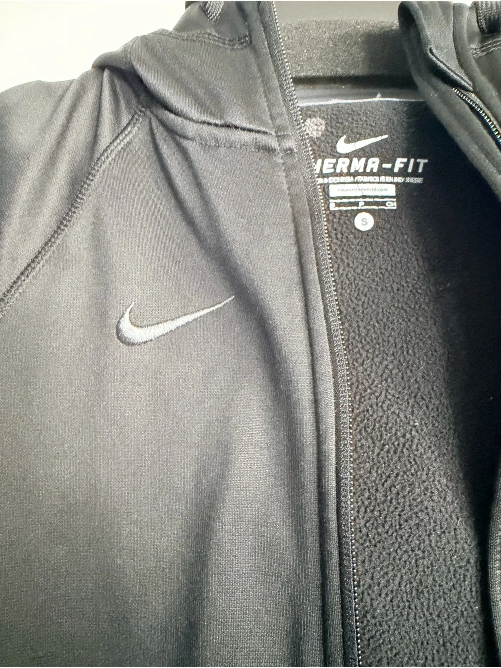 Nike black therma